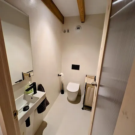 Casa Con Jardin Y Garaje En El Centro