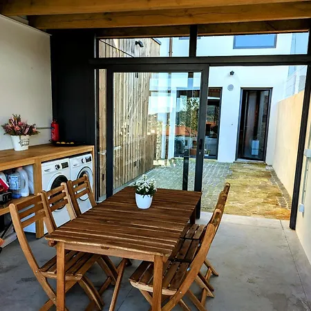 Casa Con Jardin Y Garaje En El Centro Santiago de Compostela