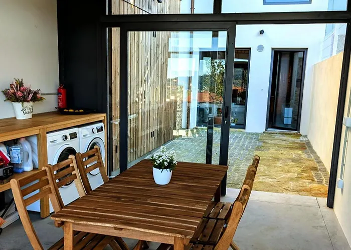 Casa Con Jardin Y Garaje En El Centro Santiago de Compostela